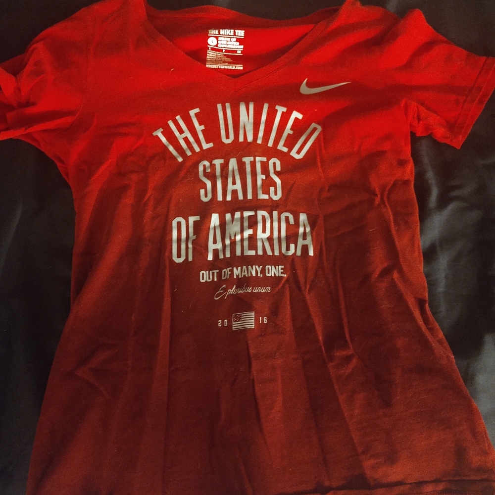 NWOT Nike Ombre Tee